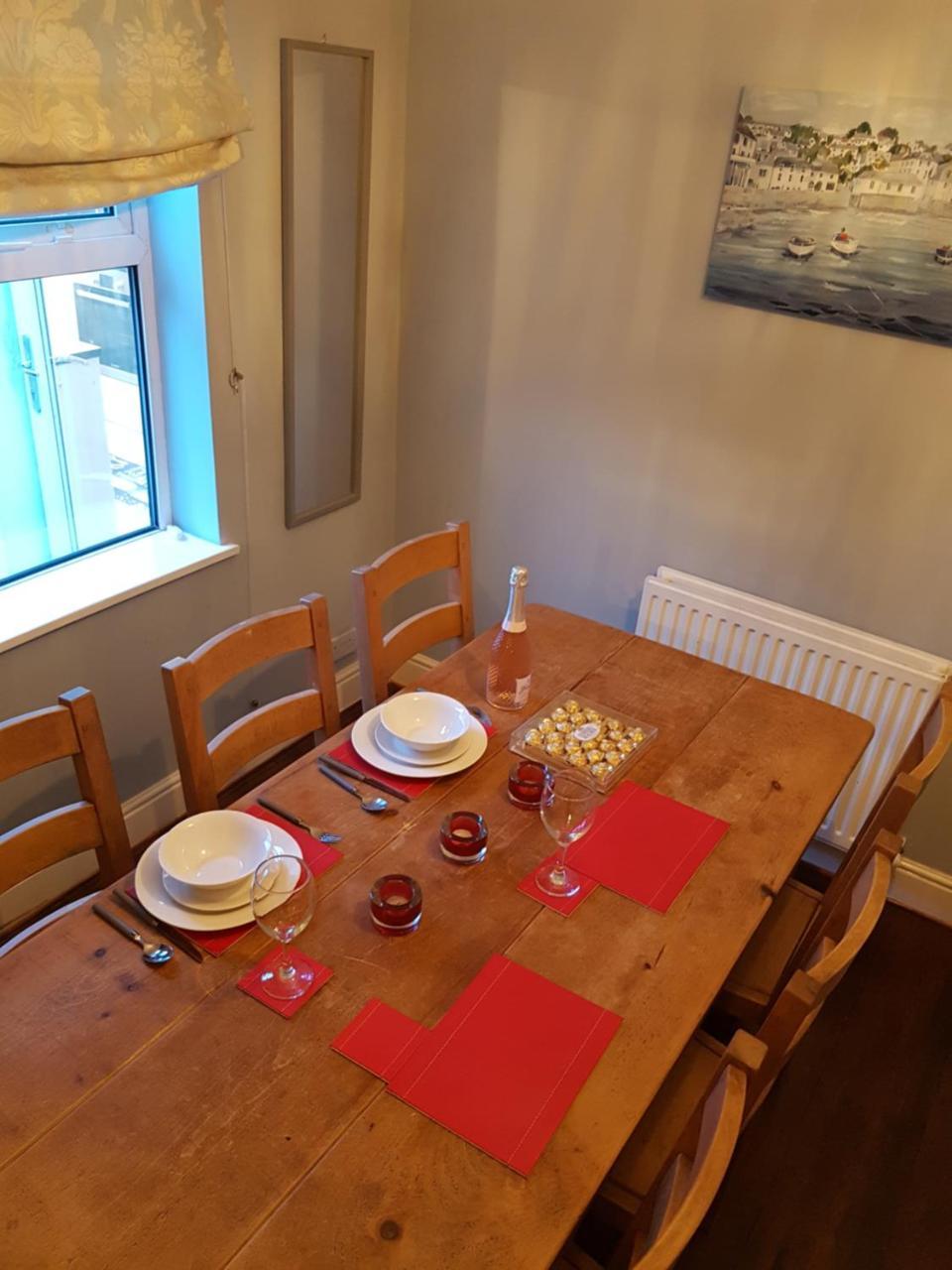 Slough Centre Townhouse With Driveway Parking For Up To Two Cars Apartment Екстериор снимка